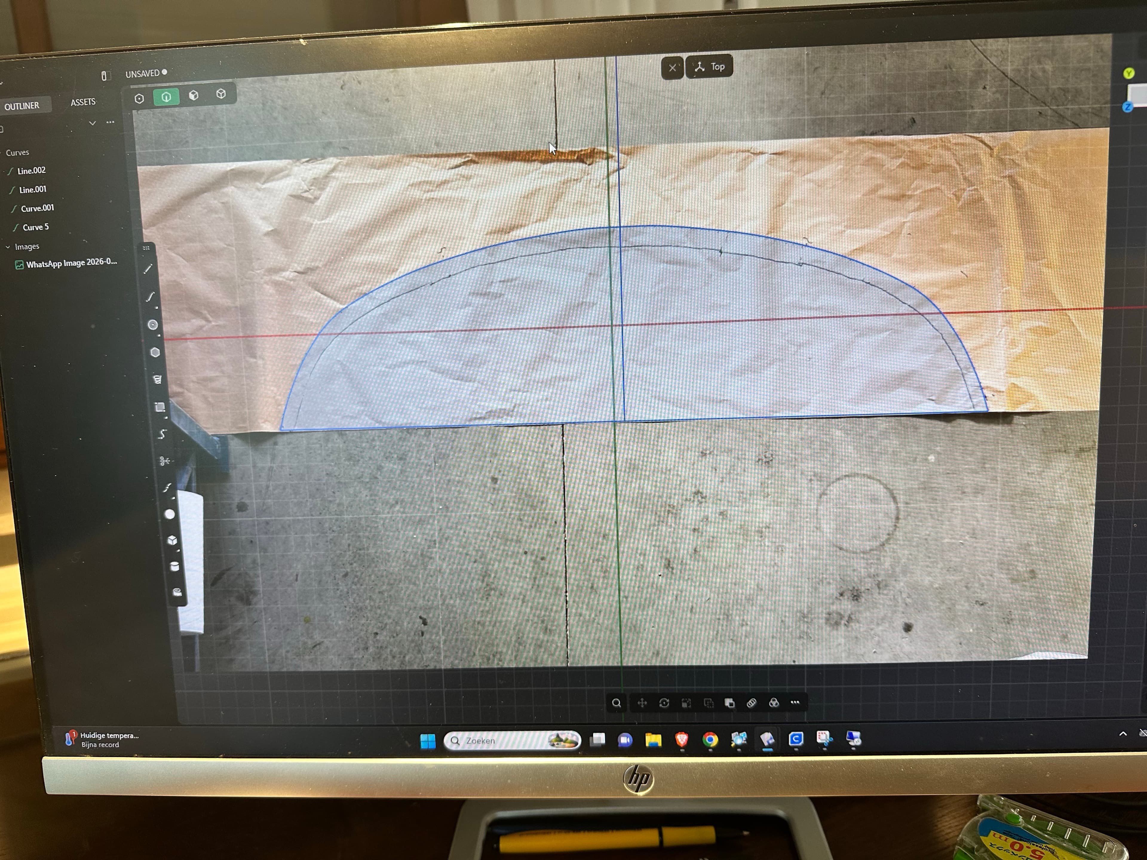 Foto van de bumper geladen als referentie in Plasticity CAD